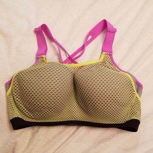 Victoria's Secret sports bra 32DDD